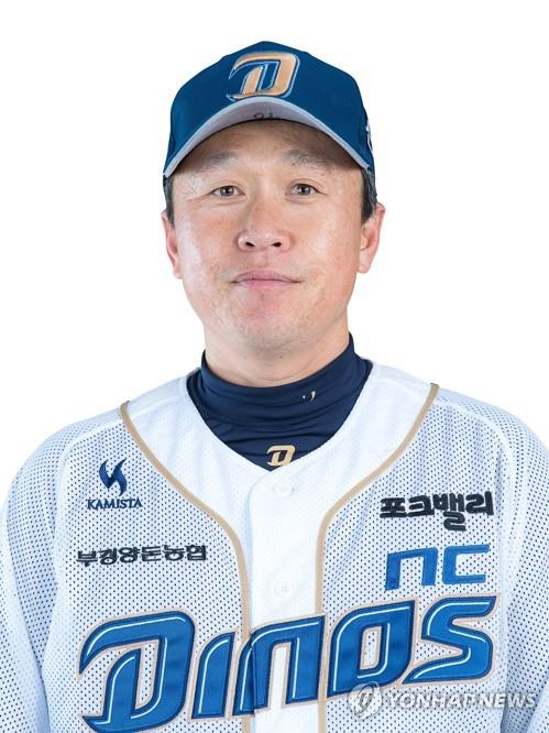 This photo provided by the NC Dinos baseball club on Oct. 17, 2018, shows the team's new manager, Lee Dong-wook. (Yonhap)