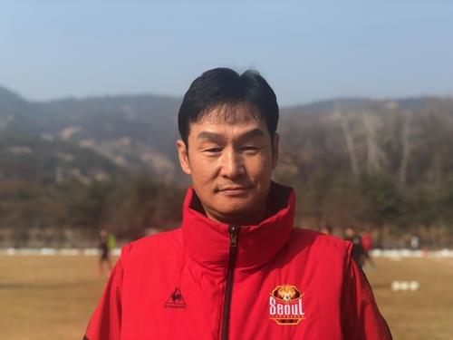 FC Seoul head coach Choi Yong-soo poses for a photo at his club's training facility in Guri, Gyeongi Province, on Feb. 21, 2019. (Yonhap)