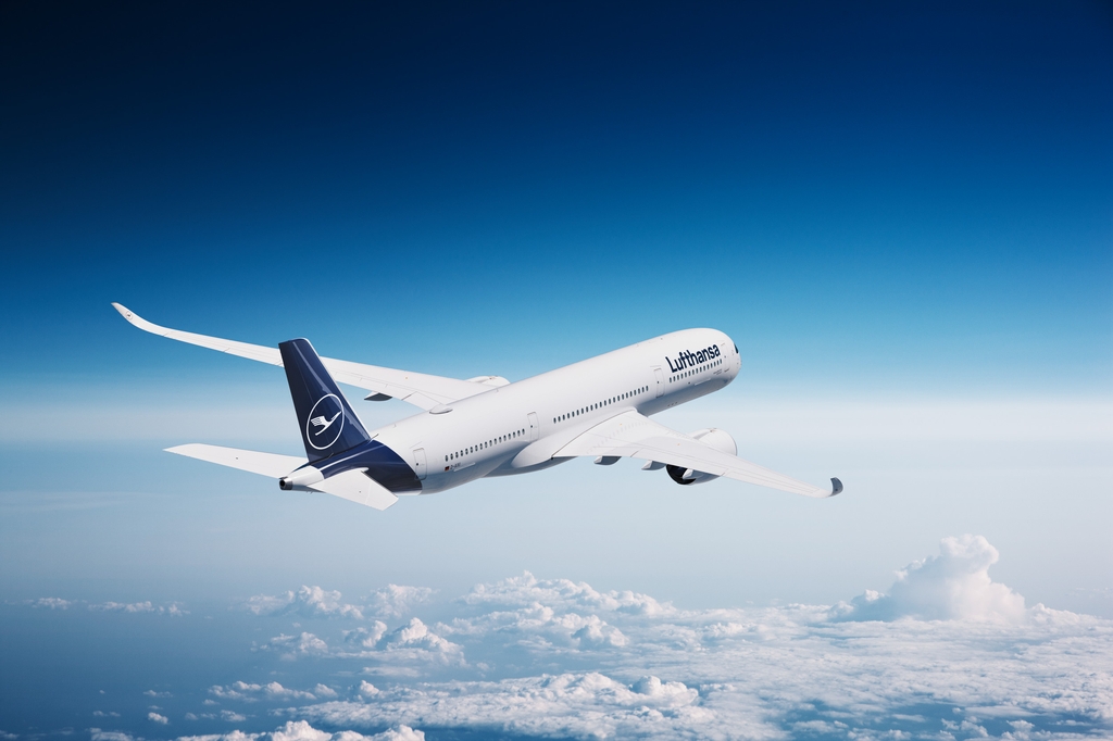 This file photo, provided by Lufthansa, shows an A350 plane flying in the sky. (PHOTO NOT FOR SALE) (Yonhap) 