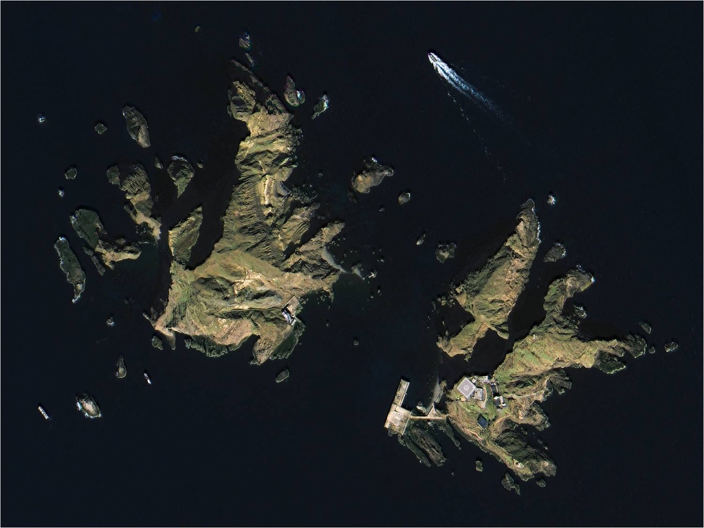 This photo captured by South Korea's next-generation midsized satellite on March 31, 2021, and provided by the Ministry of Science and ICT on May 4, shows the country's easternmost islets of Dokdo, 220 kilometers east of the Korean Peninsula. (PHOTO NOT FOR SALE) (Yonhap)