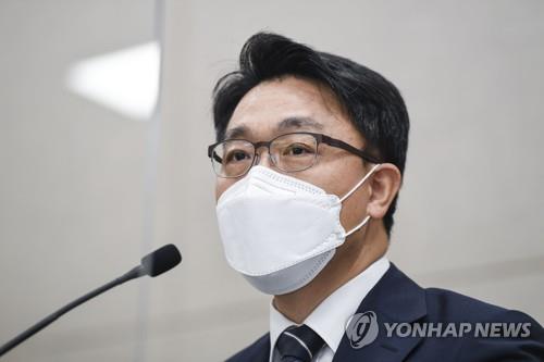 Kim Jin-wook, the head of the Corruption Investigation Office for High-ranking Officials, talks during a press conference at the government complex in Gwacheon, south of Seoul, on June 17, 2021. (Yonhap)