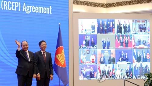 This EPA photo taken on Nov. 15, 2020, shows the virtual signing ceremony for the Regional Comprehensive Economic Partnership (RCEP). (PHOTO NOT FOR SALE) (Yonhap)