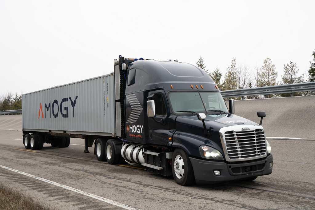 A heavy duty truck, equipped with the ammonia-based hydrogen fuel cell system developed by Amogy Inc., carries out a test drive, in this photo provided by SK Innovation Co. on March 23, 2023. (PHOTO NOT FOR SALE) (Yonhap)