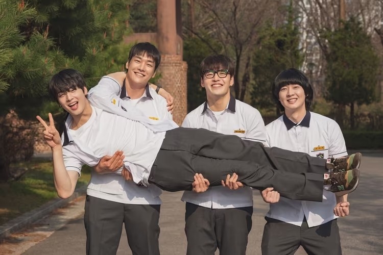 The four characters -- Yeon-min, Do-jin, Tae-jung and Geum-bok (from L) -- are featured in this still from "The First Ride," provided by Showbox. (PHOTO NOT FOR SALE) (Yonhap)