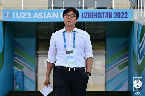 Le sélection et l'ancien international Hwang Sun-hong. (Photo fournie par l'Association coréenne de football, KFA. Revente et archivage interdits)