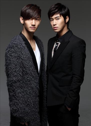 <동방신기 "둘이 팀 지킬 것..JYJ 돌아오길"> - 4