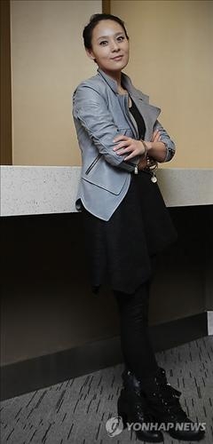 <전미선 "마흔에 가까우니 용기 더 생겨">2