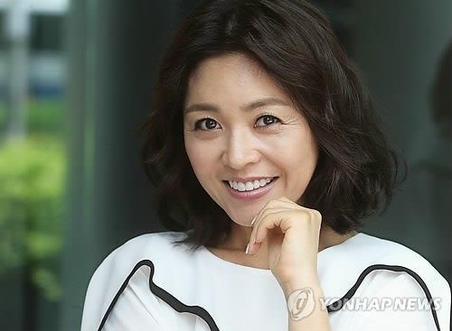 "오랜만입니다"…16년 만에 돌아온 청춘스타 이경심 - 4