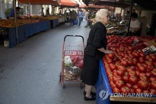 <그리스 위기> "식료품·약도 고갈"…경제마비 심화 - 2