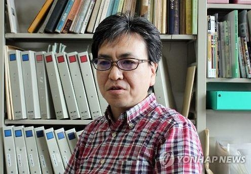 [단독]<광복70년> 도쿄대 교수 "폭력적 동원, 광범위하게 이뤄져" - 2