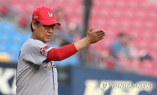 <프로야구> '욕먹던' 김용희 감독·최정, 그들이 달라졌다 - 2