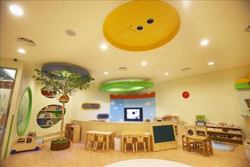 "아이 맡기고 공연 보세요"…놀이방 운영하는 공연장들 - 2