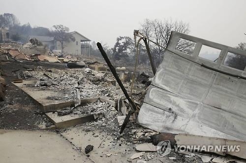 캘리포니아 '쌍둥이산불'로 이재민 2만명…1명 사망(종합) - 3