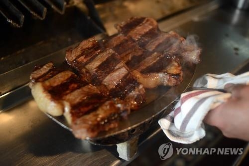 발암경고에 '소시지나라' 獨등 반발…"내가 베이컨이다" 운동도 - 2