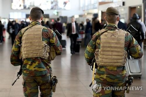 <파리 테러> 벨기에 경찰, 테러리스트 근거지 급습…9명 체포(종합2보) - 3