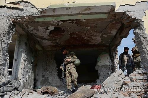 IS, 아프간 주재 파키스탄 영사관 부근 자폭테러…10명 사망(종합2보) - 2