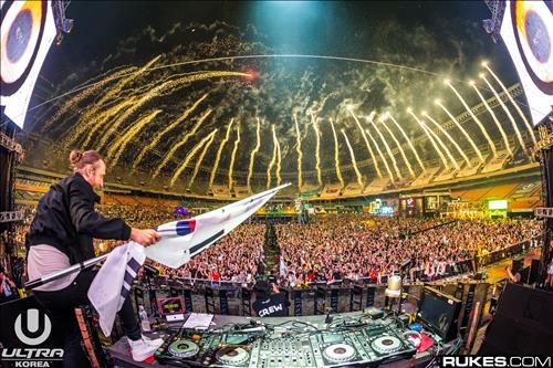 YG 'UMF 코리아' 공동제작 투자…6월 잠실서 개최 - 2