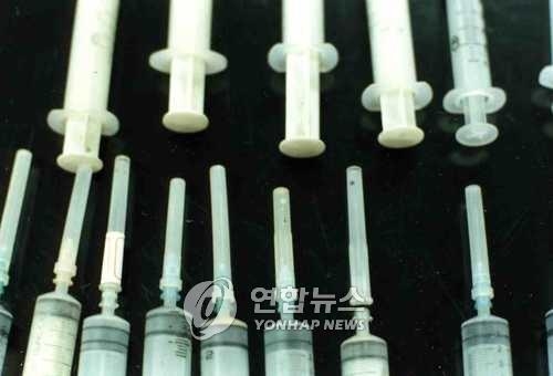 제천서 일회용 주사기 재사용 적발…의사 면허정지 방침 - 2