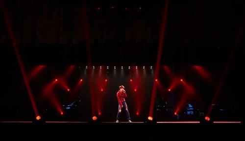 군대 간 김재중, 일본서 홀로그램 콘서트로 새 앨범 선보여 - 3