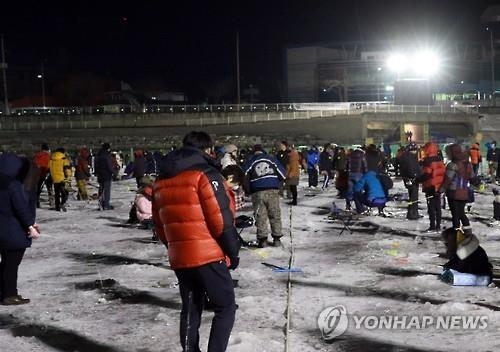 <주말 N 여행> 강원권: 아직 끝나지 않은 '화천 산천어축제'…밤낚시 '굿' - 3