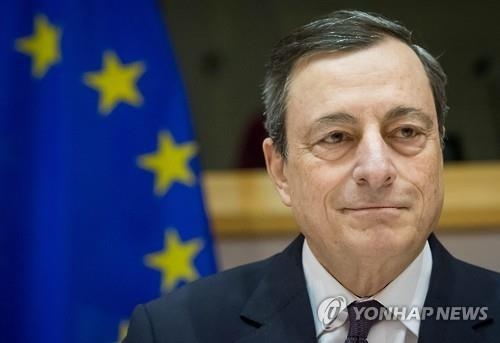 드라기ECB 총재 "행동 주저하지 않을 것"…내달 추가완화 시사 - 2