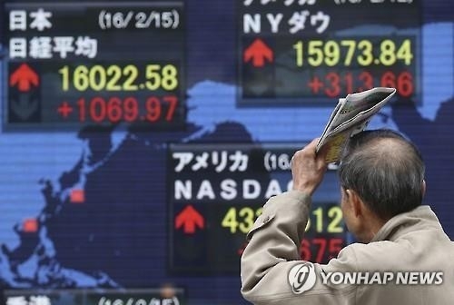 日 주가 추락…순자산가치 아래로, 아베노믹스 이전으로(종합) - 2