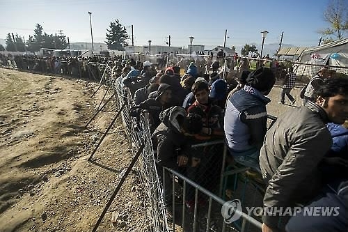 세르비아 "발칸국들 난민 통행 하루 500명으로 제한" - 2