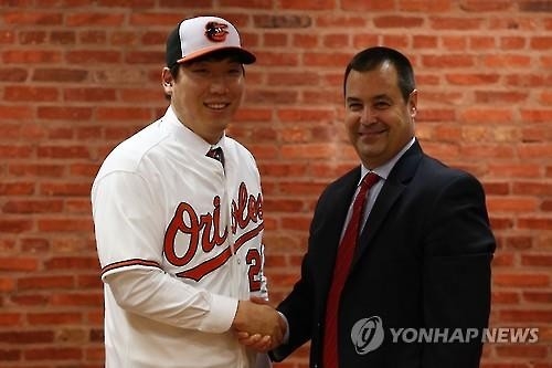 볼티모어 부사장 "김현수, 믿을 수 있는 선수 될 것" - 2