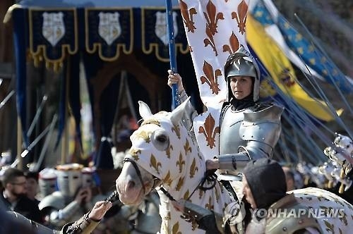 "600년 전 잔다르크 반지 공개"…진품 맞나? 논란 여전 - 3