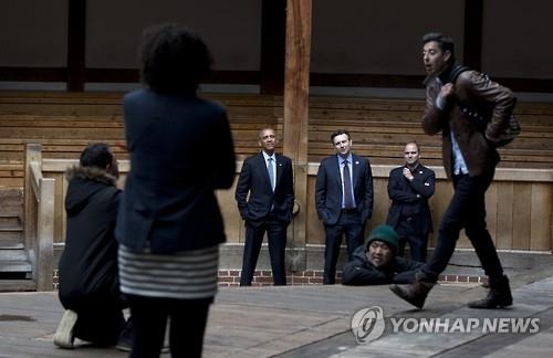 셰익스피어 400주기 영국 추모 열기…오바마도 '햄릿' 감상 - 4