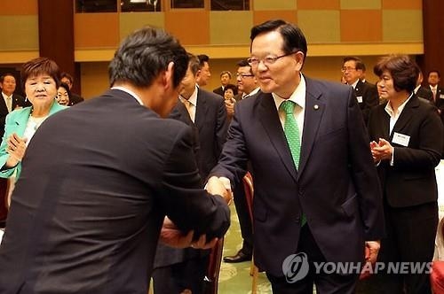 정의장 "임기 끝나도 4년간 정치할 것"…재일동포 지원약속 - 3