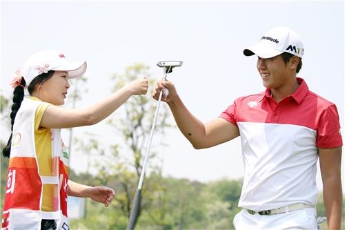 -SK골프- 이상희, 김경태 꺾고 3년9개월 만에 우승 - 2