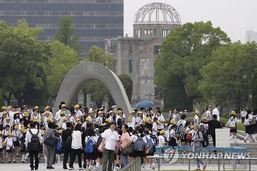 "오바마 히로시마行, 아베 군국주의화에 득될까" 日서 우려 증폭 - 3