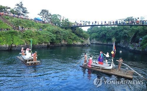 '옛 선비들의 풍류를…' 제주 용연서 3일 선상음악회 - 2