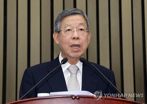 與 김희옥 혁신비대위원장 "당명 빼고 모두 바꿔야" - 2