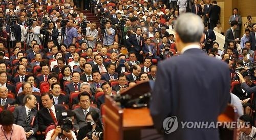 與 비대위 무난하게 출범…'복당' 문제로 한때 소란 - 2