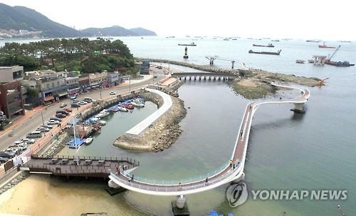 <연휴 N 여행> 영남권: "해운대 파도가 부른다"…부산 해수욕장 3곳 개장 - 4
