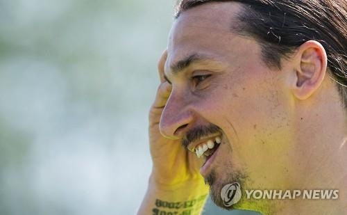 "즐라탄, 유로2016 개막 전 맨유와 1년 계약" - 2