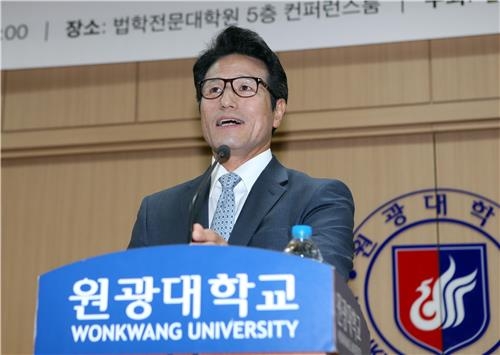 새누리 정병국 "당에서 국회의장 나온다고 뭐가 바뀌나" - 2