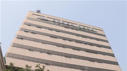 공무원이 퇴직공무원 취업 추천…채용업체는 사업 수주 - 2