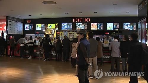 2년째 상반기 극장가 '데자뷔'…'영웅 vs 황정민' - 4