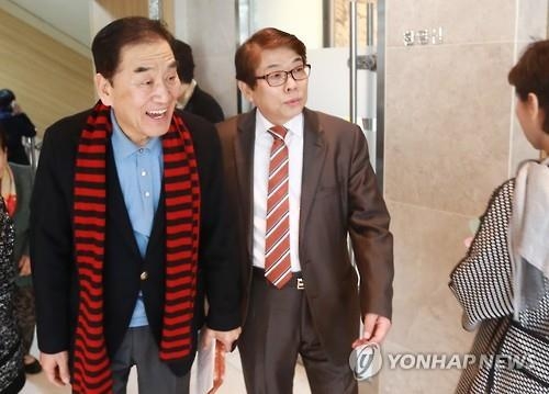 이재오 "지난 정권 없는 비리 뒤지는 게 국력 낭비" - 2