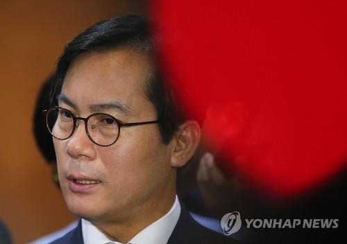 더민주 초선들 '사드방중'에 김영우 "출국금지라도 해야…" - 2