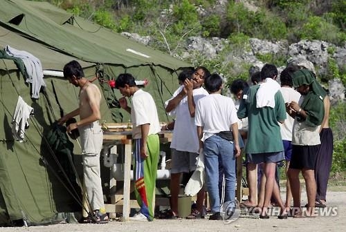살해위협·성폭행…호주 역외 난민캠프 '어린이 학대' 충격(종합) - 3