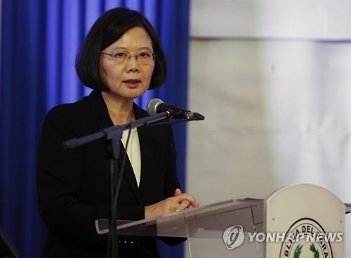대만 차이잉원 석달만에 지지도 50% 아래로 '추락' - 2