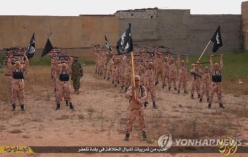 < SNS돋보기> IS 또 어린이 자폭테러…"짐승만도 못한…" - 2