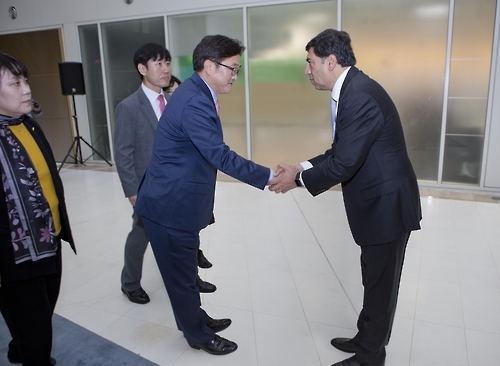 가습기 국정조사 특위와 라케시 카푸어 레킷벤키저 CEO
