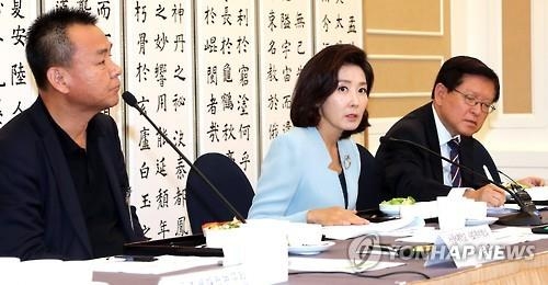 저출산대책에 '아동수당' 꺼내는 여야…대선 쟁점되나 - 4