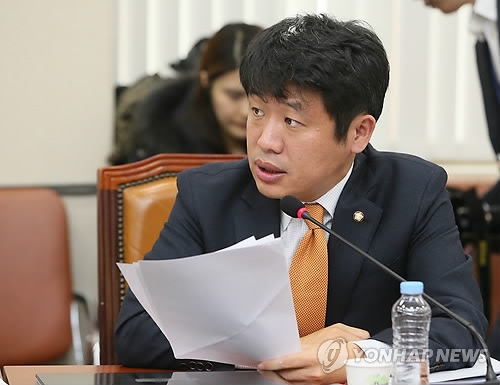 "자고 일어나면 생기는 편의점…하루에 15곳 문 열어" - 1