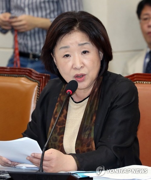 심상정 "유한킴벌리, 생리대 가격 3년 마다 대폭 인상" - 1